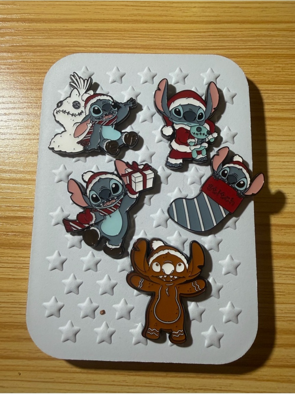 Loungefly Stitch Holiday Pins+ Pin Folio